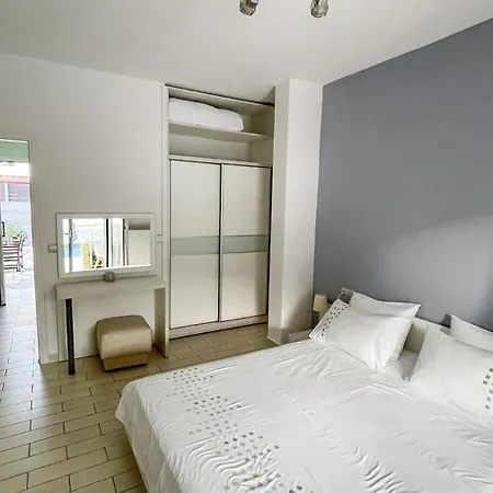 Apartment Seaside - Adults Only Yénion